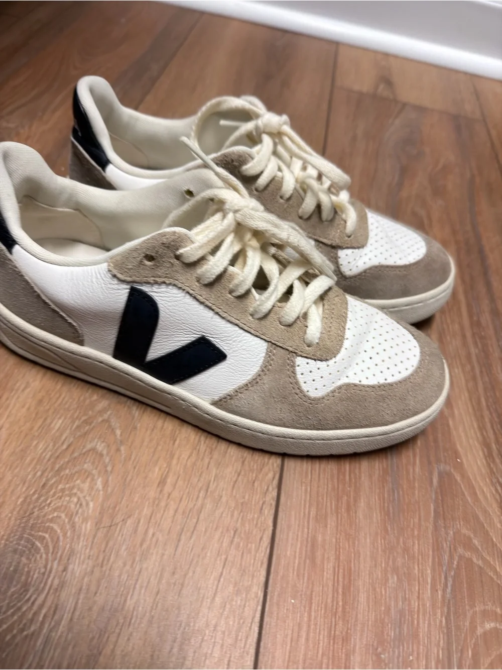 Veja low top